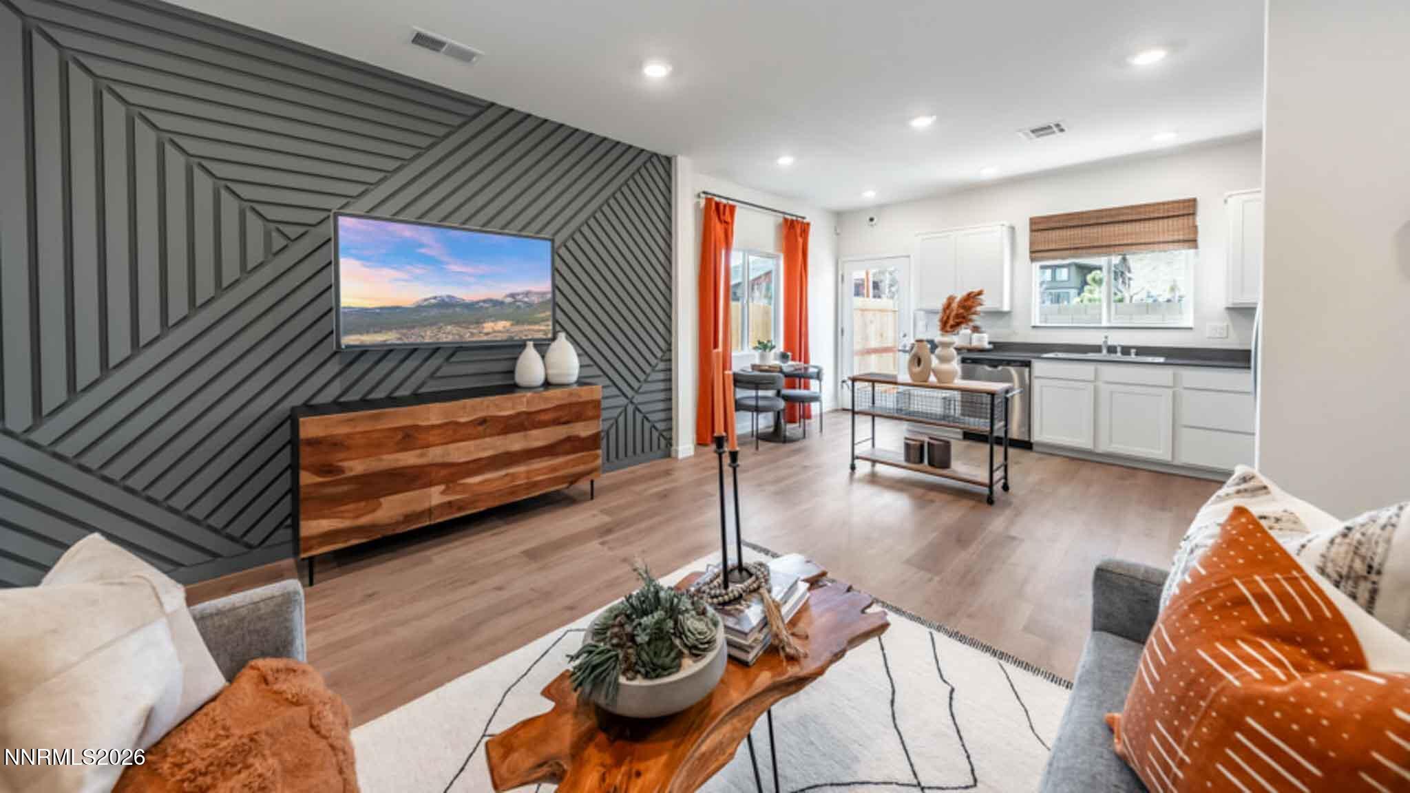 8305 Violet Oak Drive Reno, NV 89506 - Photo 5 of 14 Great Room