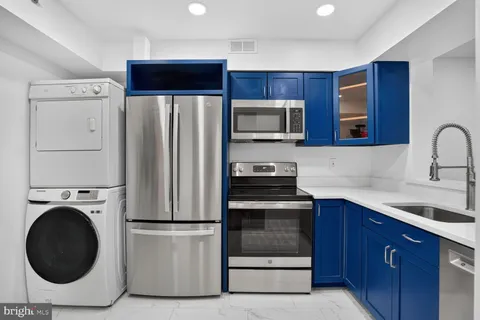 $425,000 | 1805 Crystal Drive, Unit 503S, Arlington, VA 22202