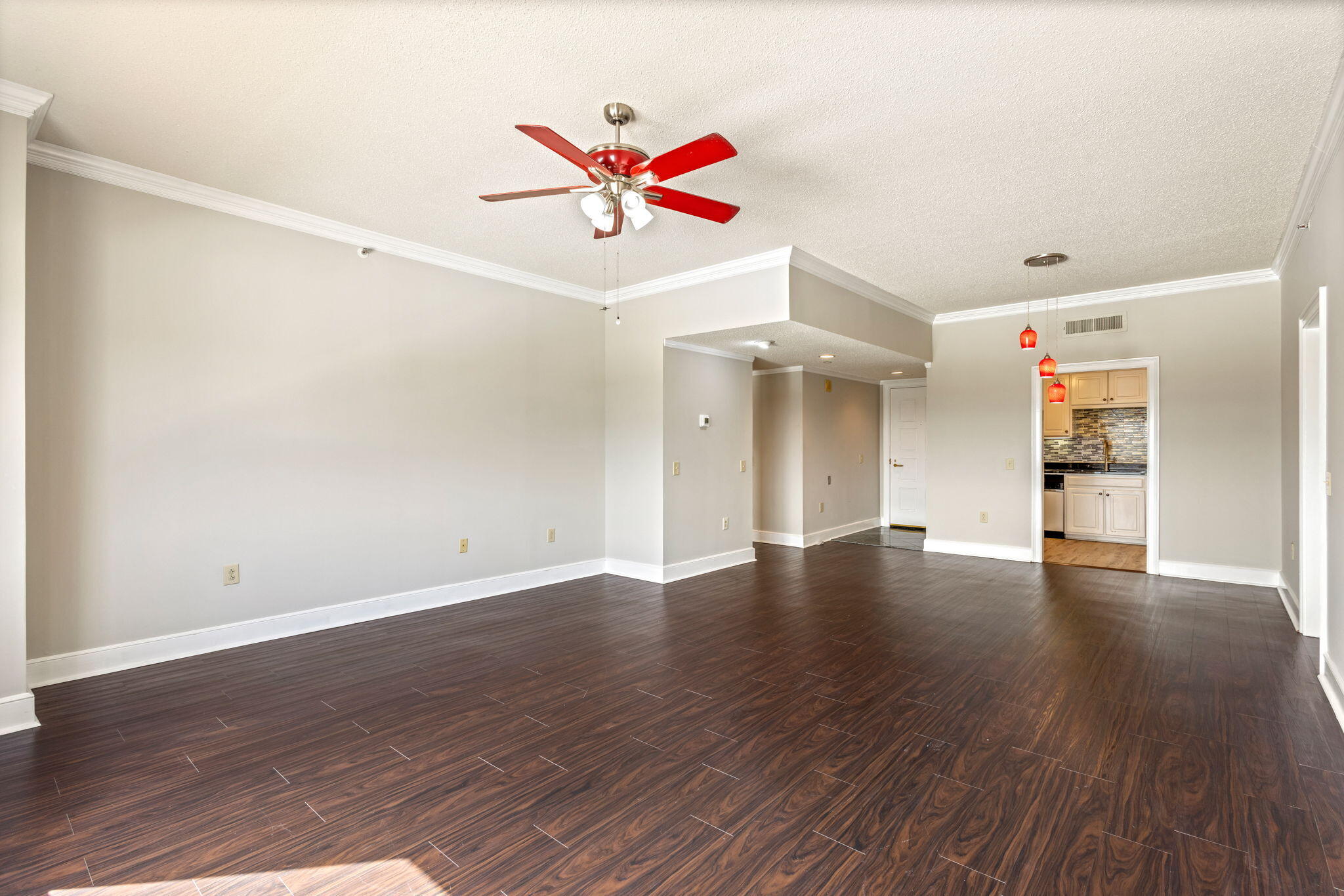 1 7th Street, Unit 805 Augusta, GA 30901 - Photo 20 of 66 20-web-or-mls-1 7th Street Kitchen-6