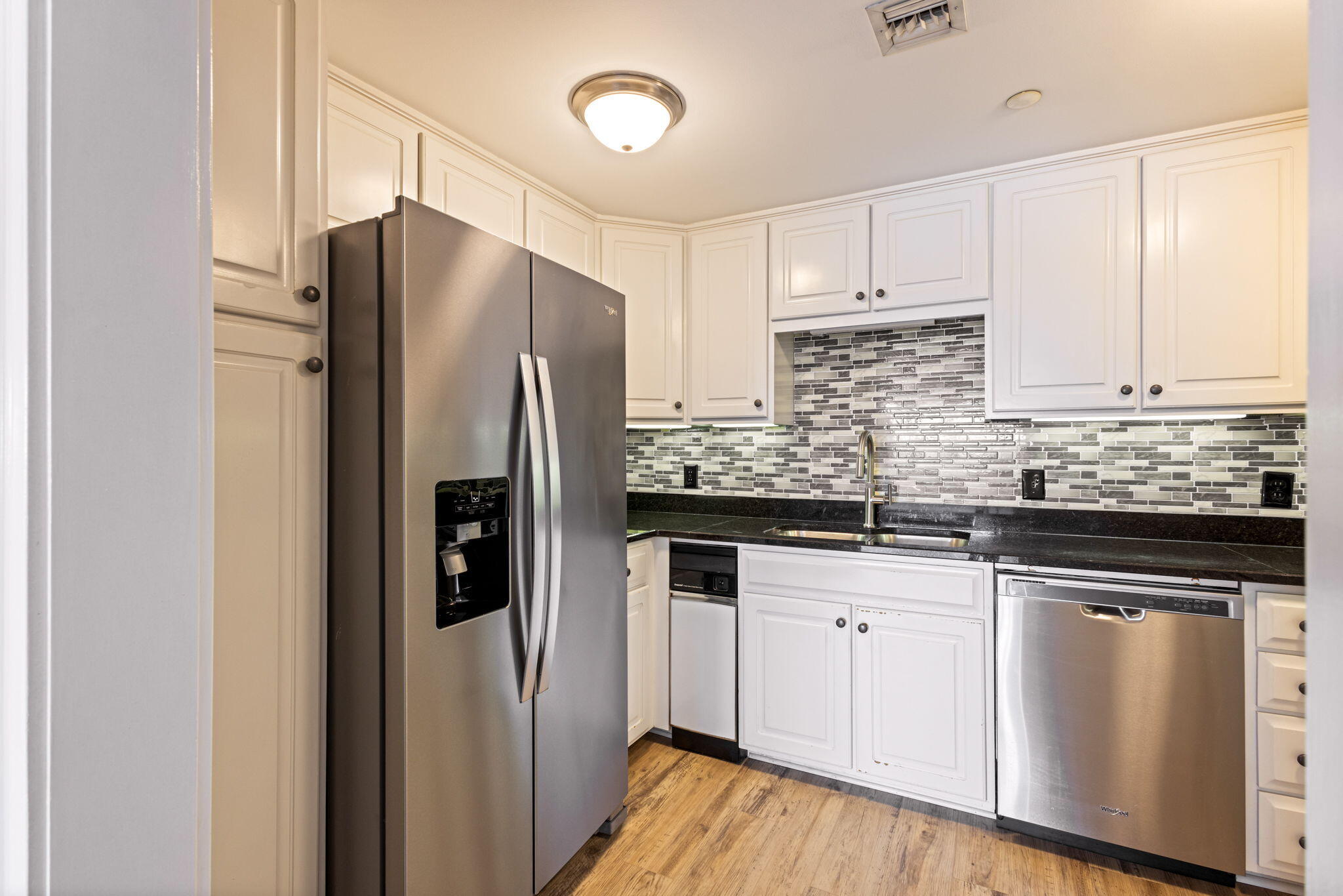 1 7th Street, Unit 805 Augusta, GA 30901 - Photo 26 of 66 26-web-or-mls-1 7th Street Kitchen-9