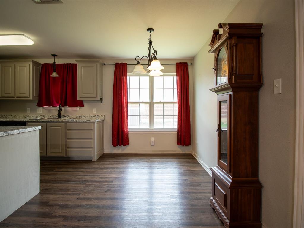 502 Railey Cove Springtown, TX 76082 - Photo 13 of 40