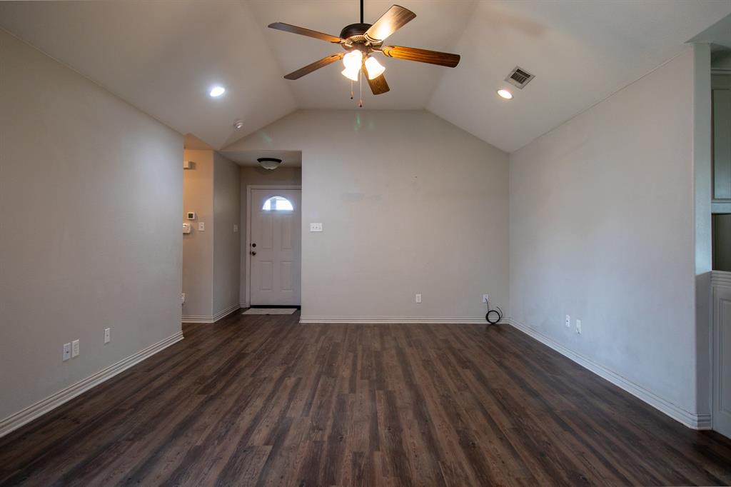 502 Railey Cove Springtown, TX 76082 - Photo 15 of 40