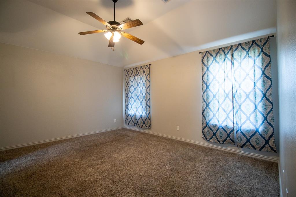 502 Railey Cove Springtown, TX 76082 - Photo 20 of 40