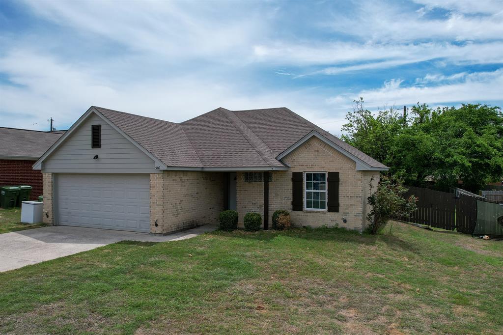 502 Railey Cove Springtown, TX 76082 - Photo 2 of 40