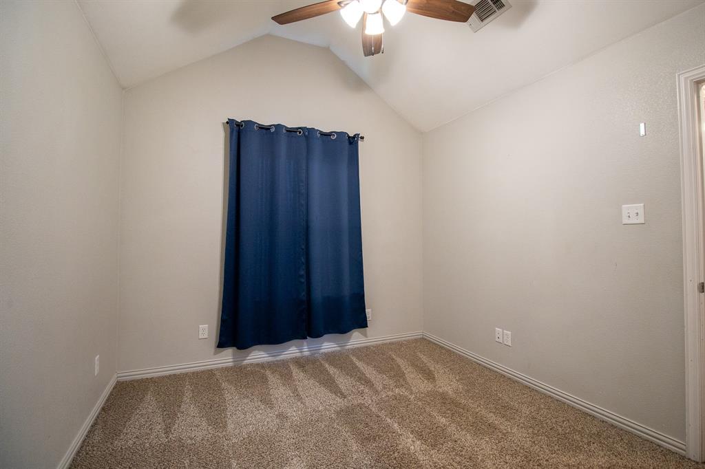 502 Railey Cove Springtown, TX 76082 - Photo 27 of 40