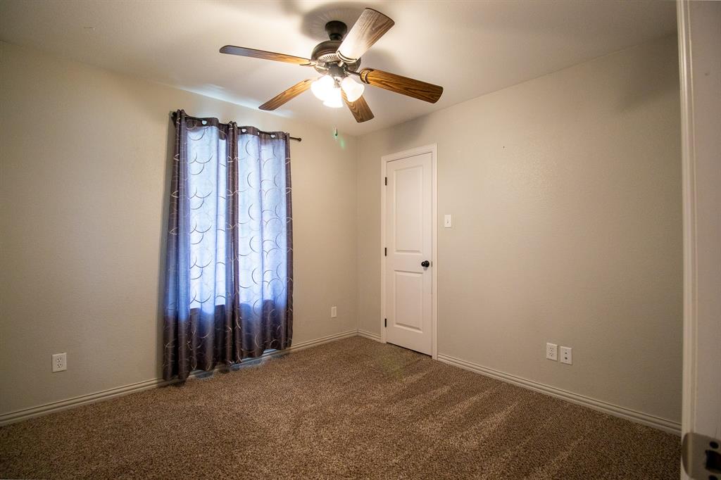 502 Railey Cove Springtown, TX 76082 - Photo 30 of 40