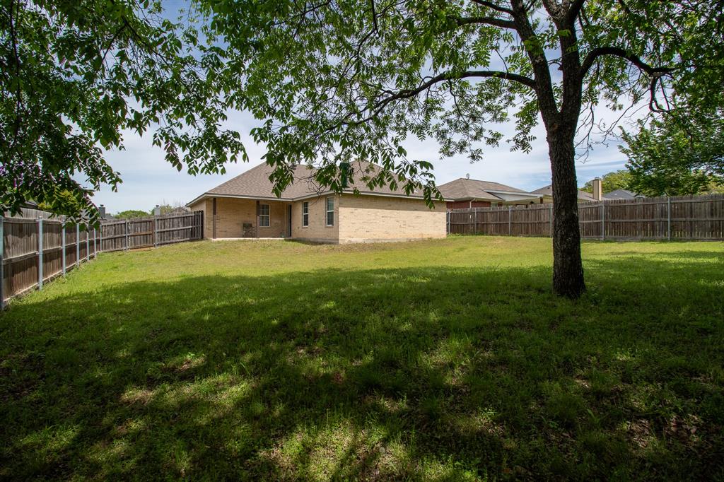 502 Railey Cove Springtown, TX 76082 - Photo 36 of 40