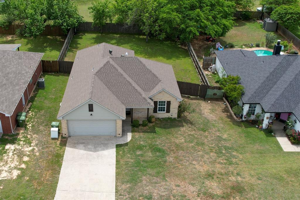 502 Railey Cove Springtown, TX 76082 - Photo 4 of 40