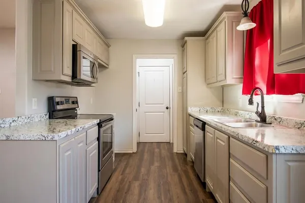 $269,900 | 502 Railey Cove, Springtown, TX 76082