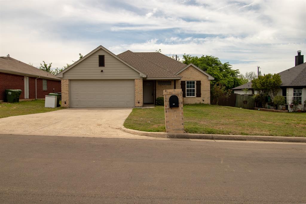 502 Railey Cove Springtown, TX 76082 - Photo 5 of 40