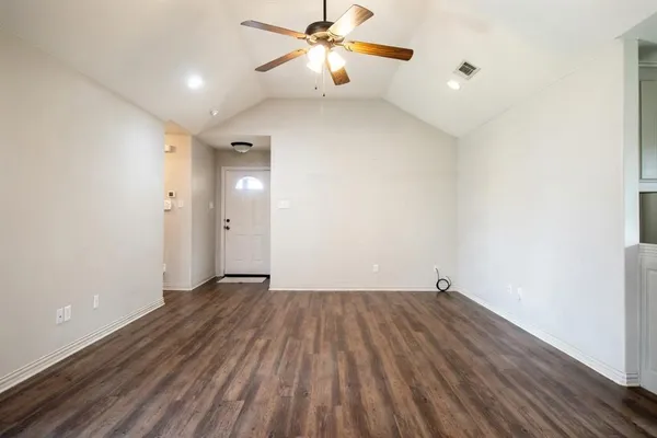 $269,900 | 502 Railey Cove, Springtown, TX 76082