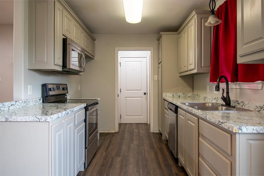 502 Railey Cove Springtown, TX 76082 - Photo 7 of 40