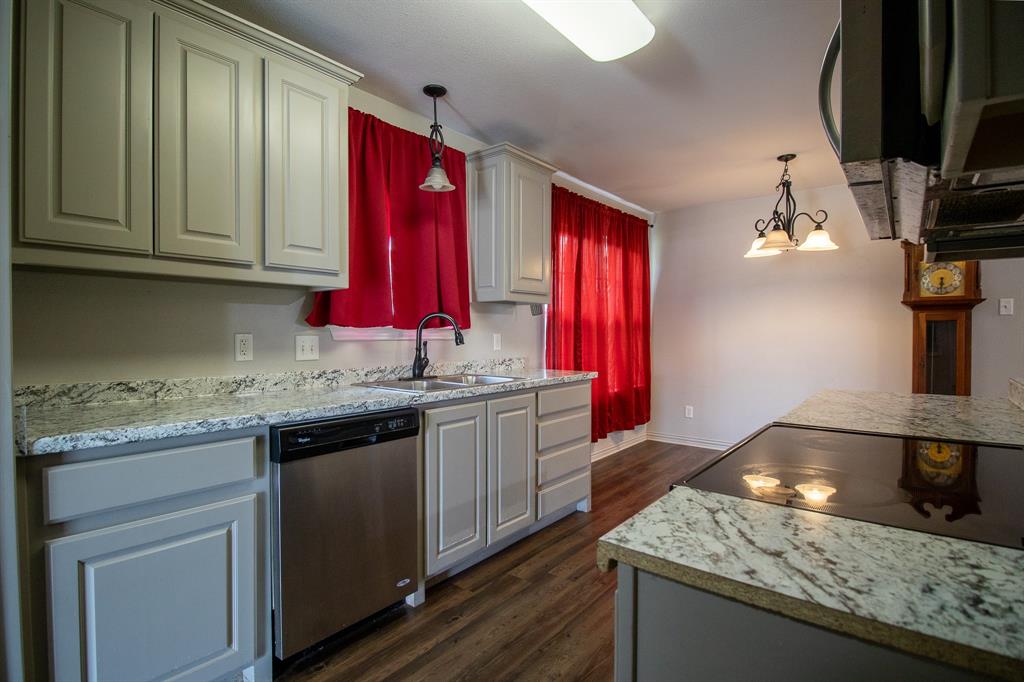 502 Railey Cove Springtown, TX 76082 - Photo 10 of 40