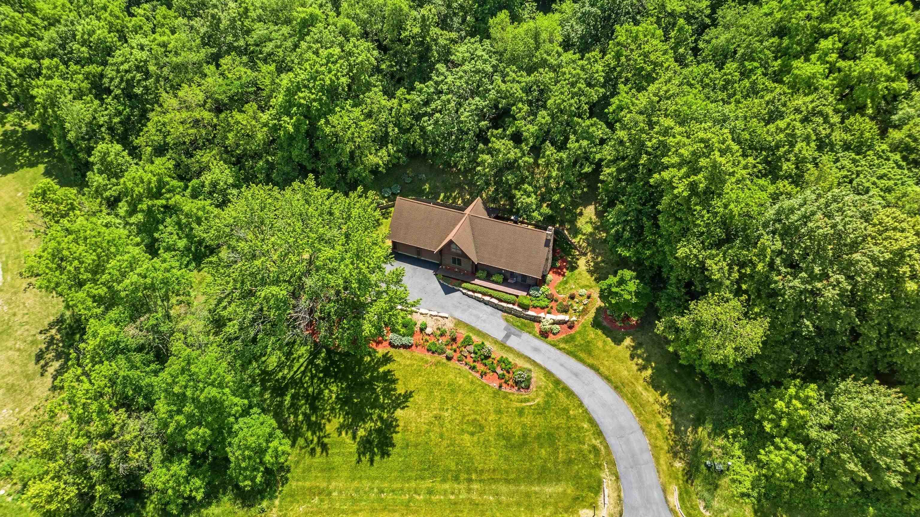 19 Valley Road Galena, IL 61036 - Photo 2 of 38