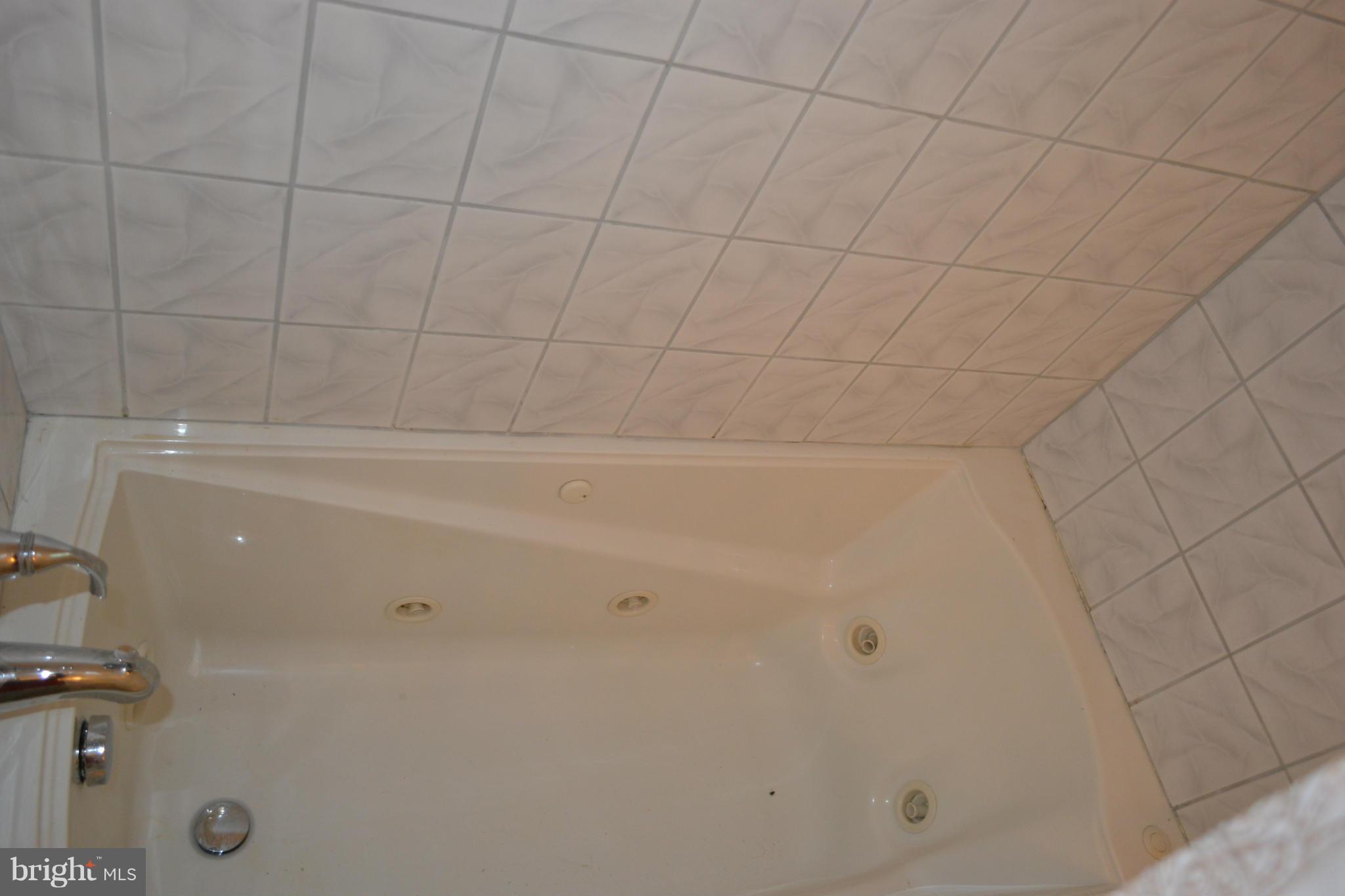 1614 Hartsdale Road Baltimore, MD 21239 - Photo 12 of 24 Bath