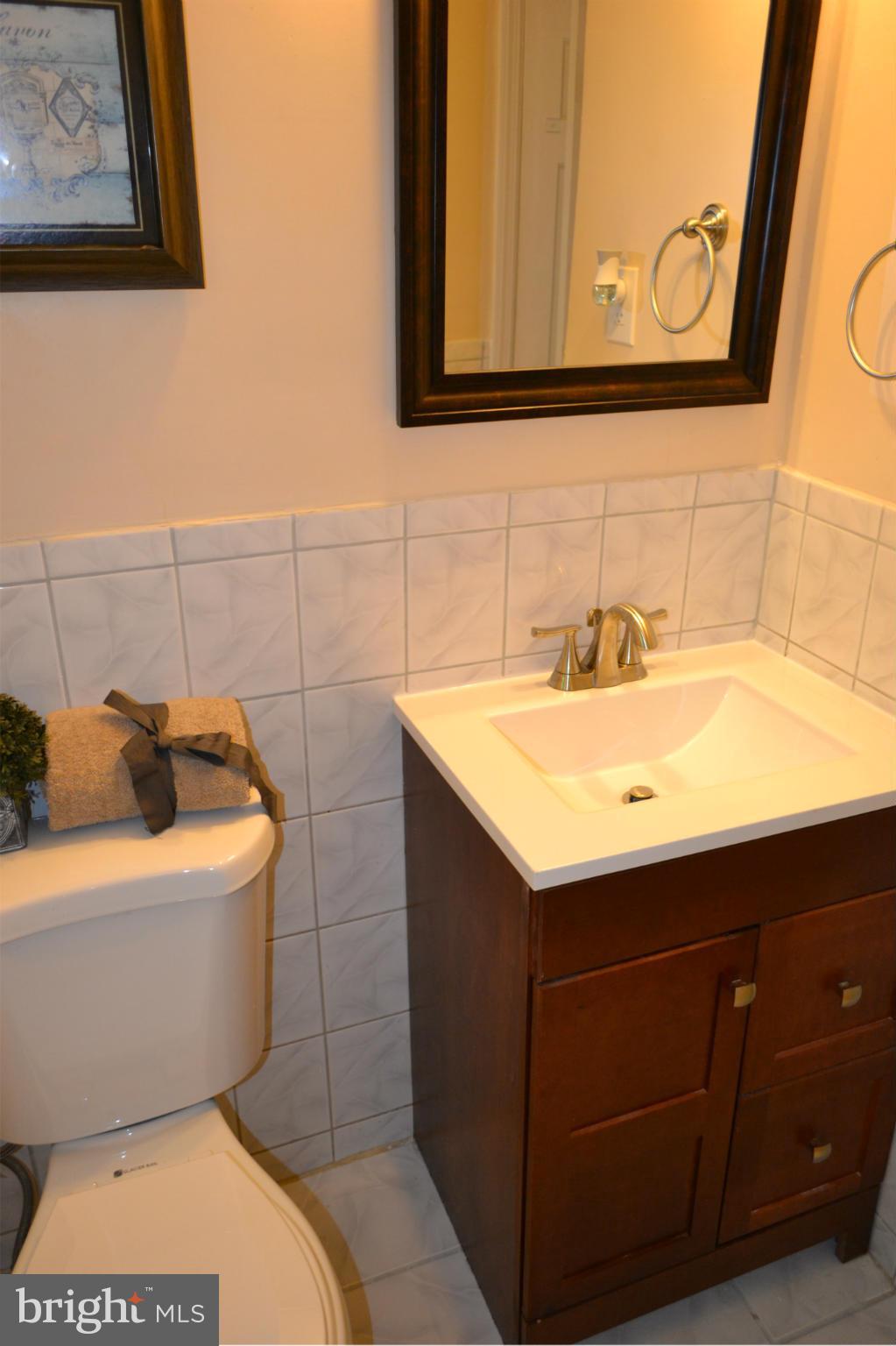 1614 Hartsdale Road Baltimore, MD 21239 - Photo 13 of 24 Bath