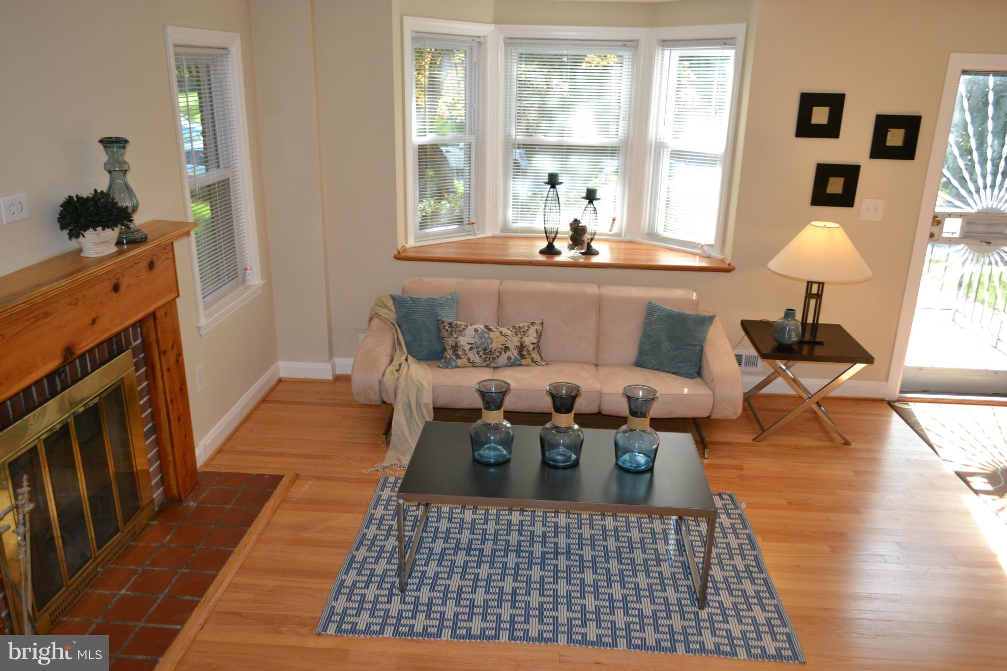1614 Hartsdale Road Baltimore, MD 21239 - Photo 14 of 24 Living Room