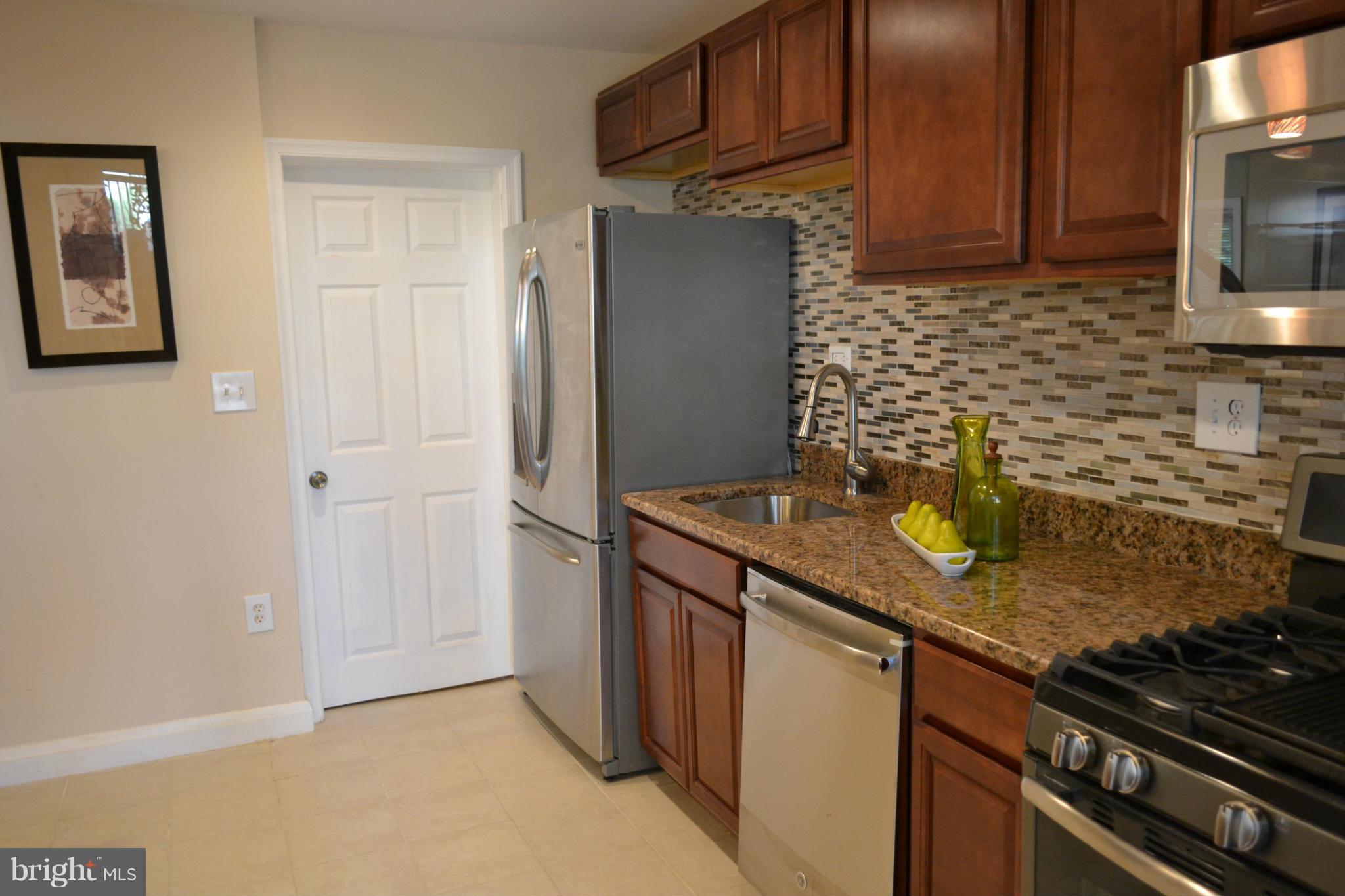 1614 Hartsdale Road Baltimore, MD 21239 - Photo 4 of 24 Kitchen