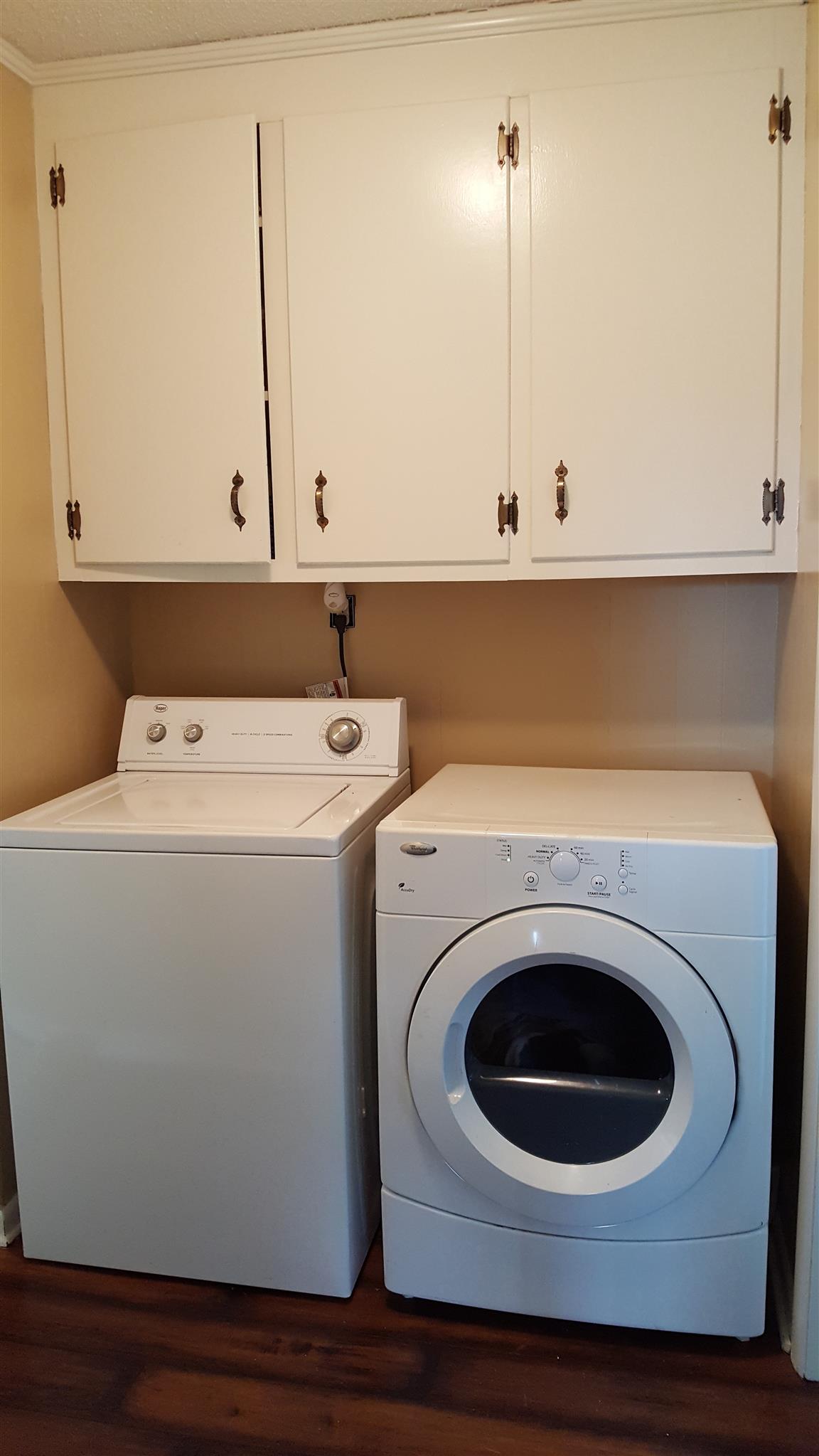 1445 Summitville Road Manchester, TN 37355 - Photo 22 of 22 a utility room with dryer and washer
