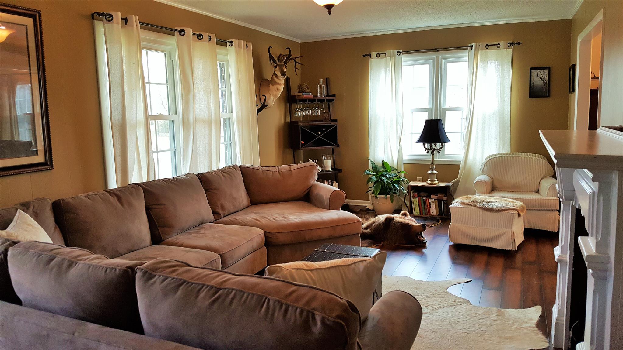 1445 Summitville Road Manchester, TN 37355 - Photo 9 of 22 a living room with furniture and a large window