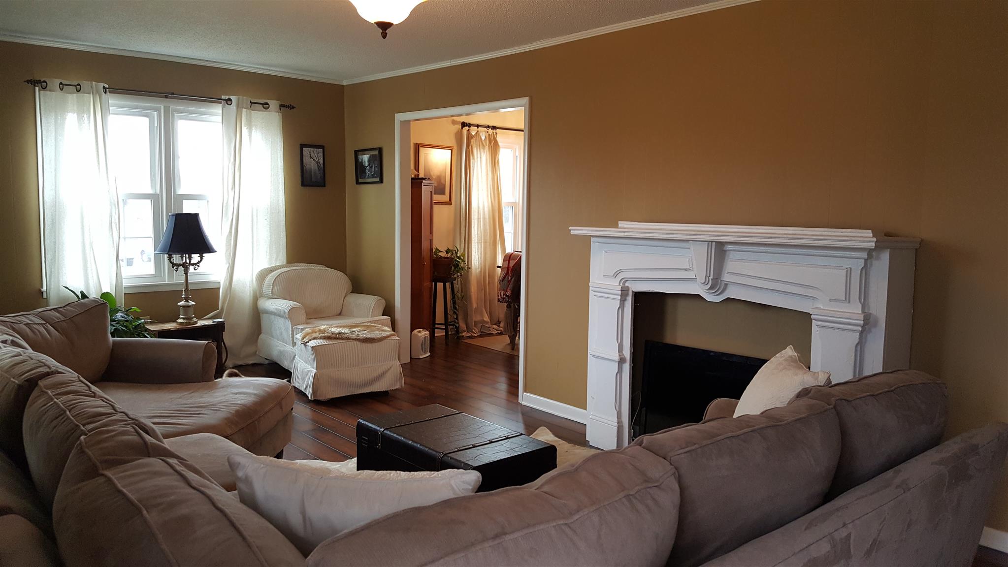 1445 Summitville Road Manchester, TN 37355 - Photo 10 of 22 a living room with furniture and a fireplace