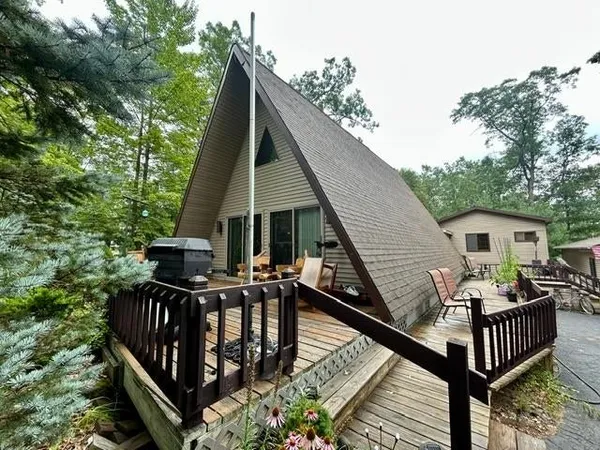 $239,900 | 233 Sheffield Drive, Roscommon, MI 48653