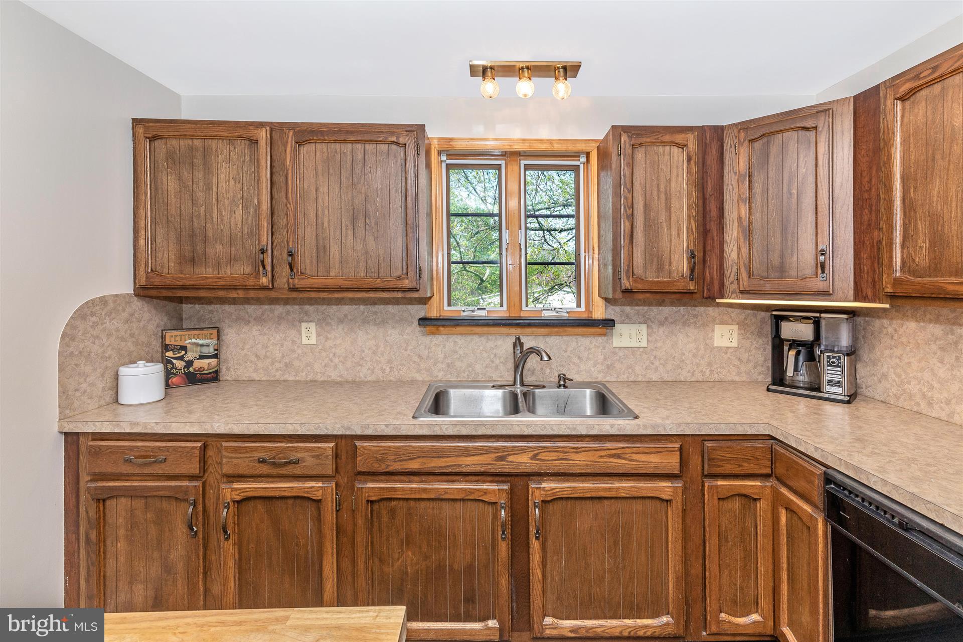 6809 Williamsport Pike Falling Waters, WV 25419 - Photo 11 of 29 Kitchen