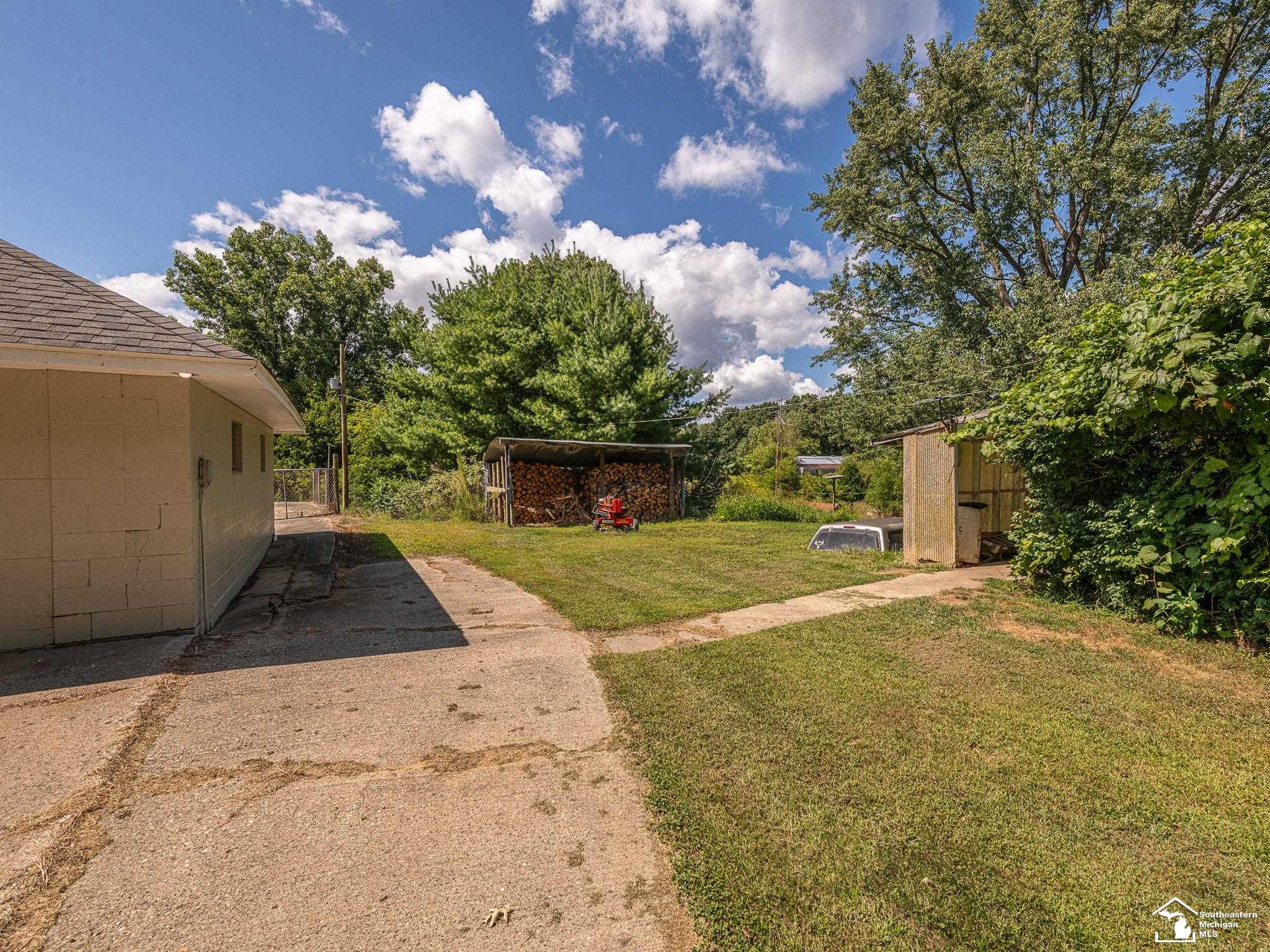 8706 Abbey Road Jackson, MI 49201 - Photo 25 of 37 50186756-730ce684-b95c-412c-b1f3-dfb114b7c997.JPG