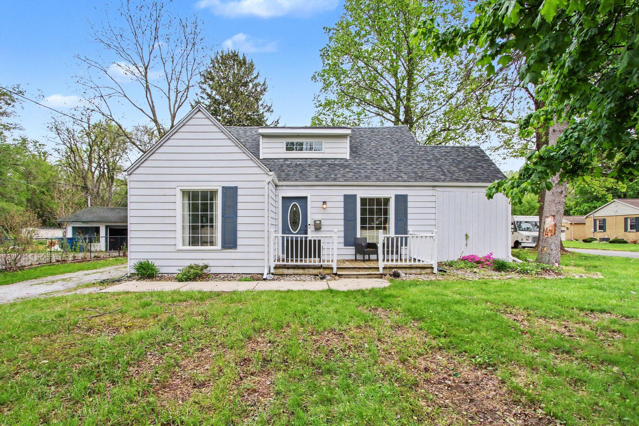 769 South Calumet Road Chesterton, IN 46304 - Photo 4 of 23 2038x1359