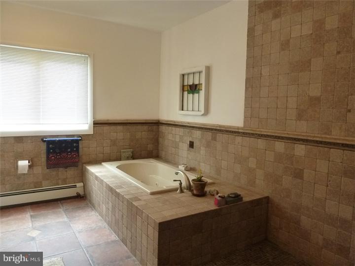 854 Gregory Road Rydal, PA 19046 - Photo 15 of 21