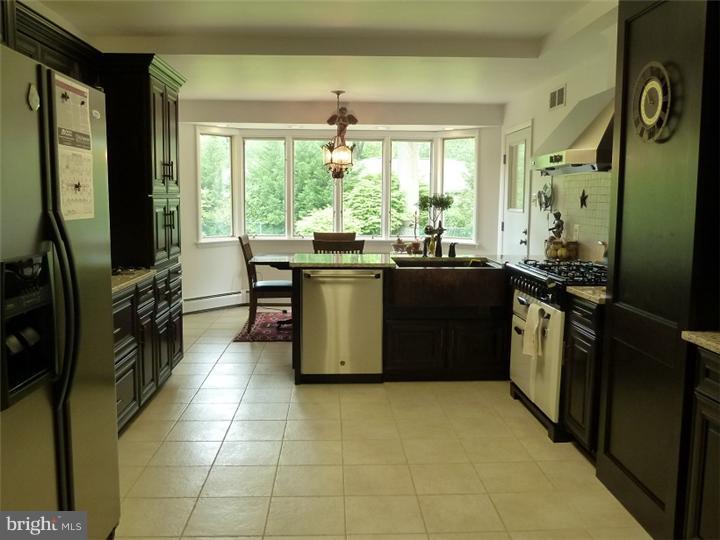 854 Gregory Road Rydal, PA 19046 - Photo 3 of 21