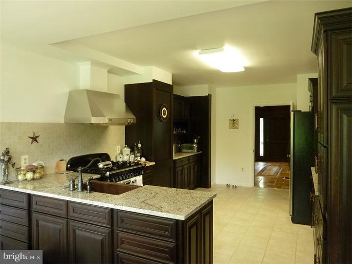 854 Gregory Road Rydal, PA 19046 - Photo 5 of 21