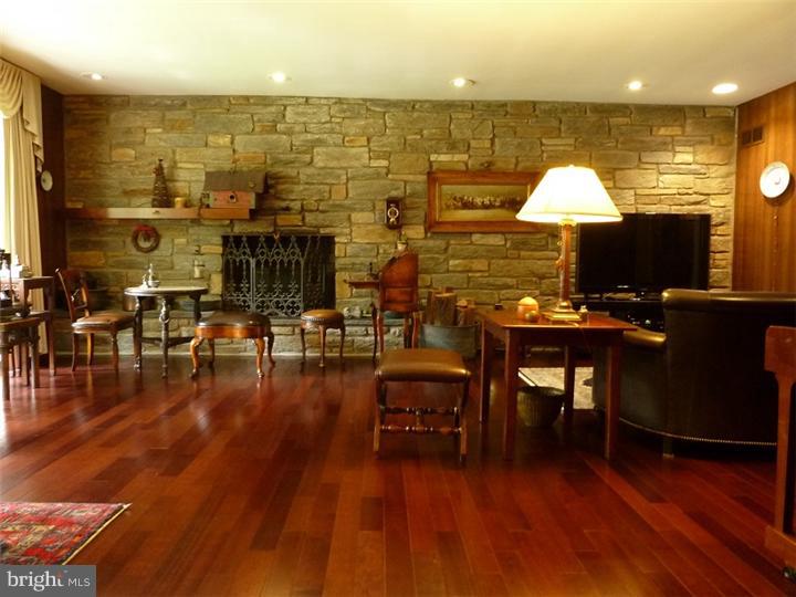 854 Gregory Road Rydal, PA 19046 - Photo 6 of 21