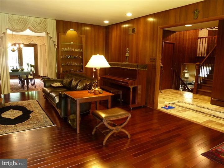 854 Gregory Road Rydal, PA 19046 - Photo 8 of 21