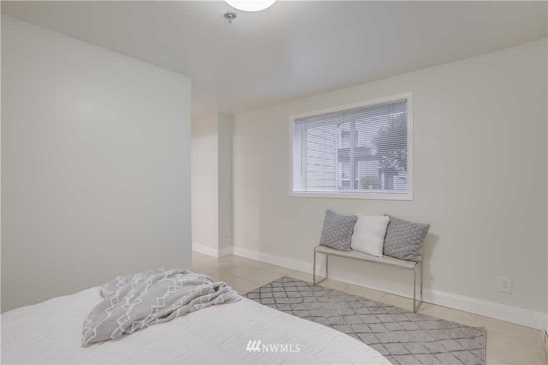 975 Aberdeen Avenue Northeast, Unit B101 Renton, WA 98056 - Photo 13 of 25