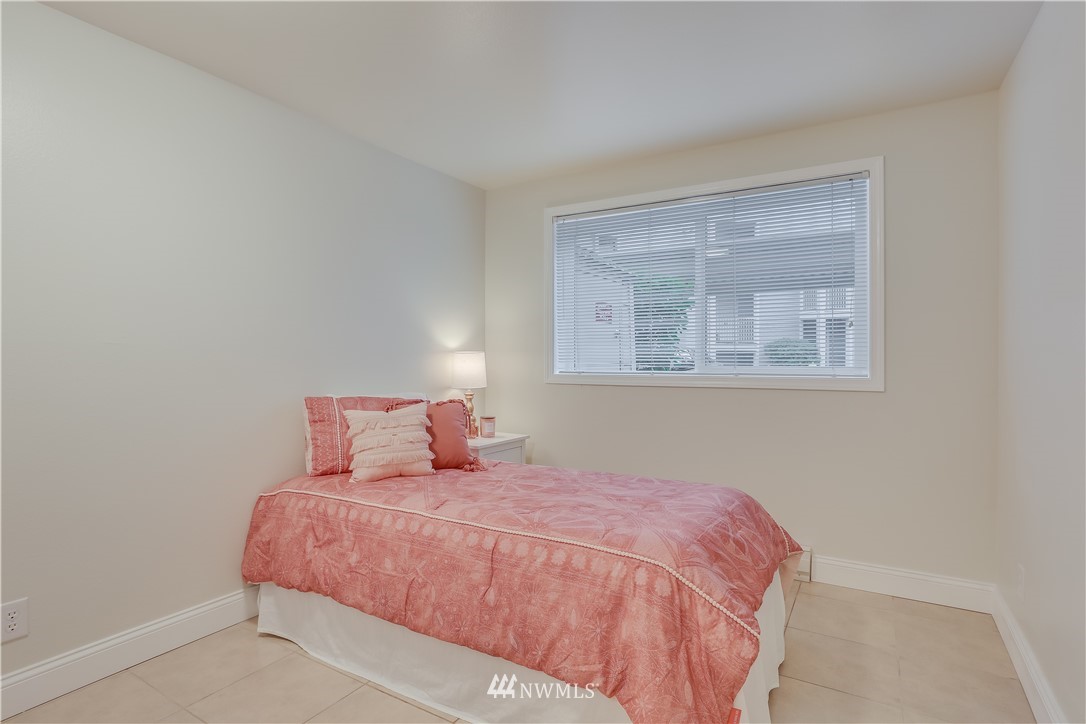 975 Aberdeen Avenue Northeast, Unit B101 Renton, WA 98056 - Photo 15 of 25