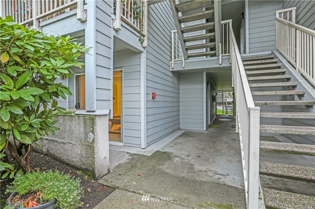 975 Aberdeen Avenue Northeast, Unit B101 Renton, WA 98056 - Photo 19 of 25