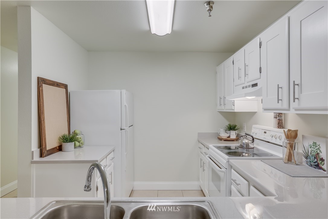 975 Aberdeen Avenue Northeast, Unit B101 Renton, WA 98056 - Photo 10 of 25