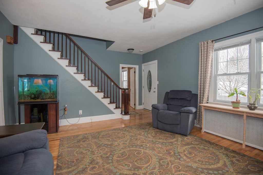 36 Strasburg Road Worcester, MA 01607 - Photo 3 of 30 Gallery Image 3