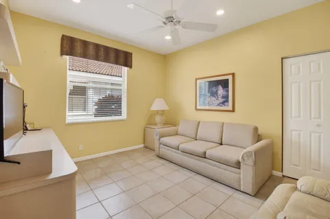 $395,000 | 10585 Royal Caribbean Circle, Boynton Beach, FL 33437