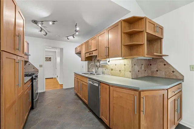 $310,000 | 5248 North Flora Avenue, Kansas City, MO 64118