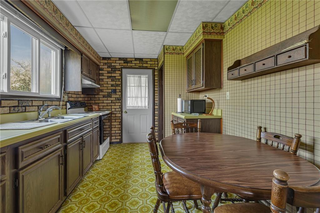 125 Baker Rd Extension Monaca, PA 15061 - Photo 3 of 18 Gallery Image 3