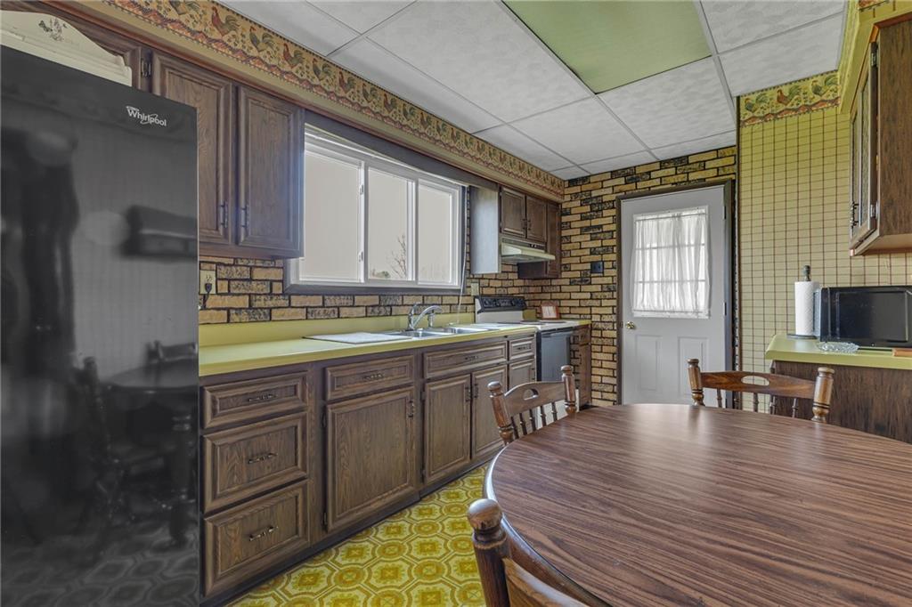 125 Baker Rd Extension Monaca, PA 15061 - Photo 5 of 18 Gallery Image 5