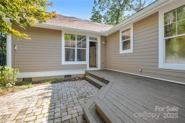 $599,900 | 11 Town Circle, Flat Rock, NC 28731