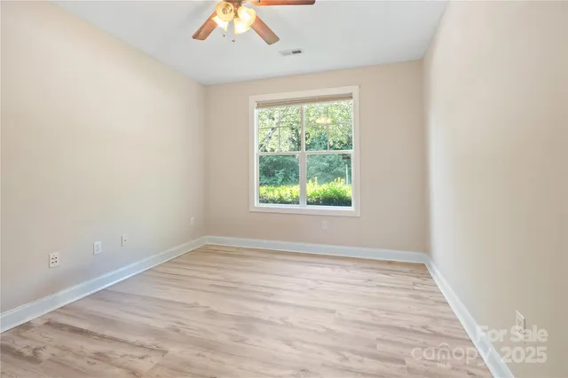 $599,900 | 11 Town Circle, Flat Rock, NC 28731