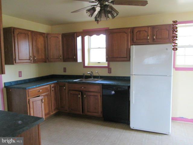 2818 Cedarhurst Road Finksburg, MD 21048 - Photo 8 of 20 Kitchen