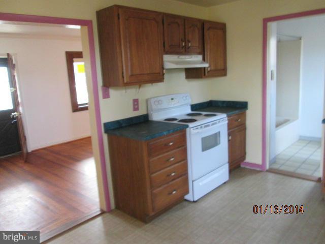 2818 Cedarhurst Road Finksburg, MD 21048 - Photo 9 of 20 Kitchen