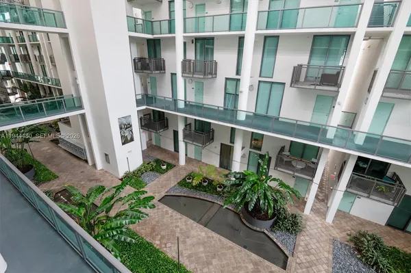 $5,900 | 6000 Collins Avenue, Unit 307, Miami Beach, FL 33140