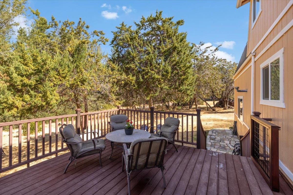 10402 Newtown Road Nevada City, CA 95959 - Photo 32 of 44 a view of a chairs on the roof deck