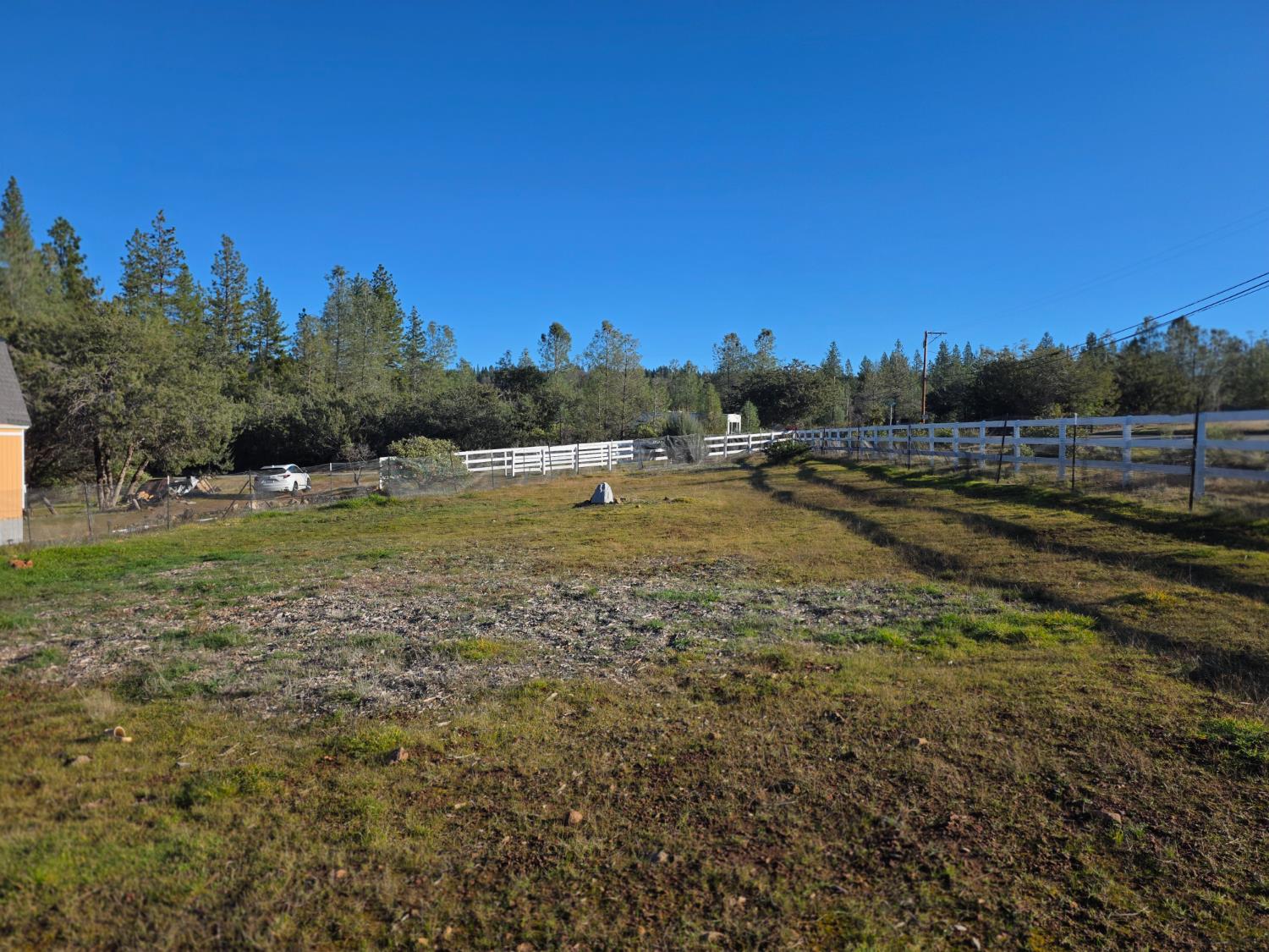10402 Newtown Road Nevada City, CA 95959 - Photo 33 of 44 a view of a water with palm trees